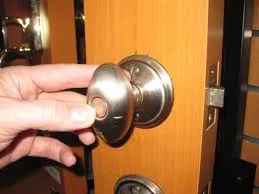Locksmith Master Store Pompano Beach, FL 954-283-5713 - door-unlock
